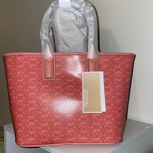 MK tote